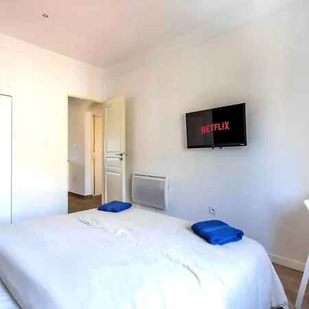 Apartment Escapade Vieux-port Balneo Cine-terrasse By Weekome Marseilles